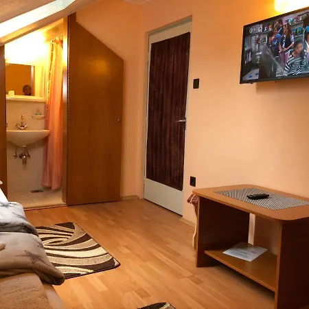 Borcsi Sport Panzio 3*